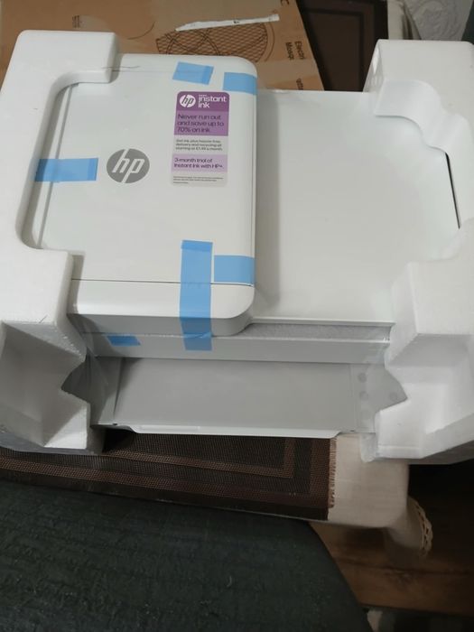 Vând imprimanta HP noua