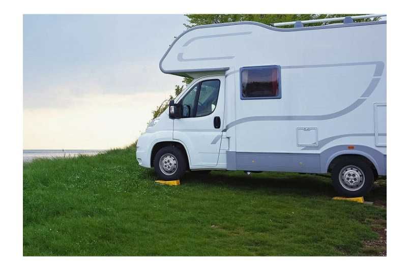 Комплект от 2 броя пластмасови автомобилни рампи 2 т, 610х 210х 120мм