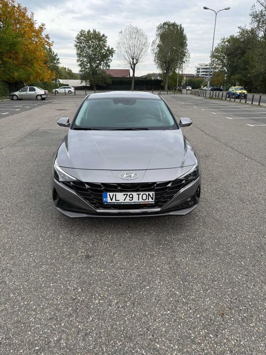 Hyundai Elantra 2022