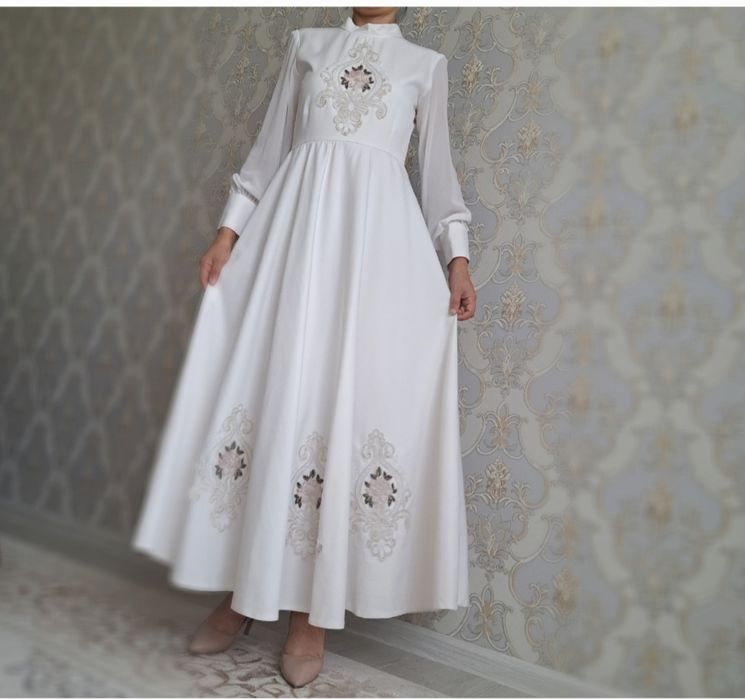 Белое платье на узату