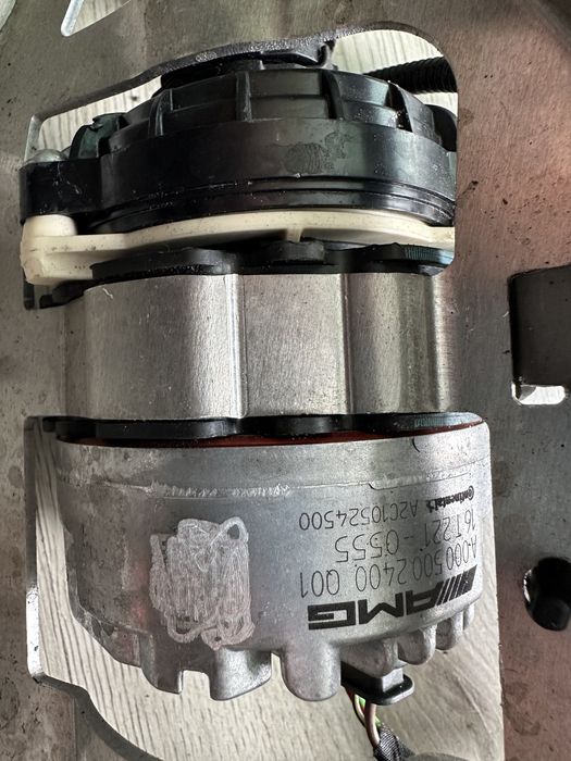 Водна помпа за Мерцедес