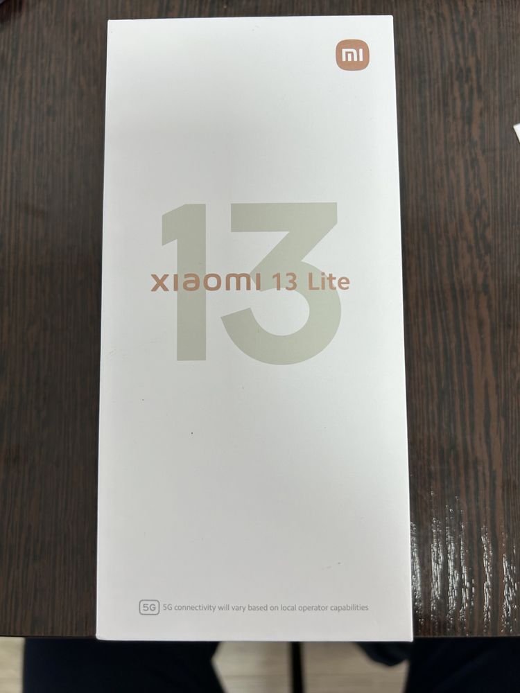 Продам Xiaomi 13 Lite полный комплект
