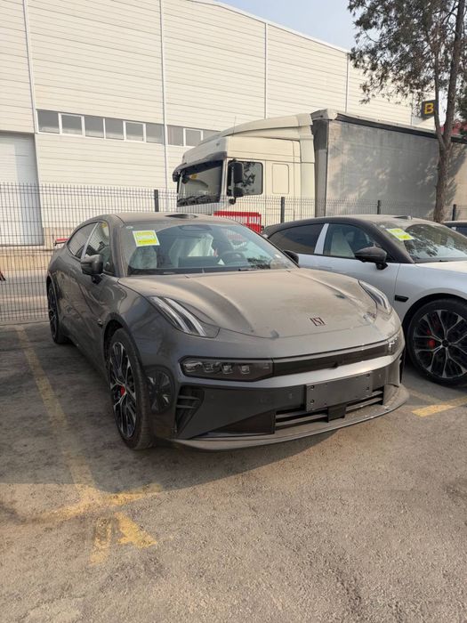 Zeekr 001 рейсталинг