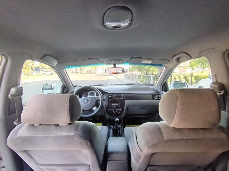 Lacetti srochna sotiladi!!! 8700$