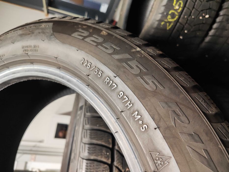 4бр. зимни гуми 225/55/17 Pirelli