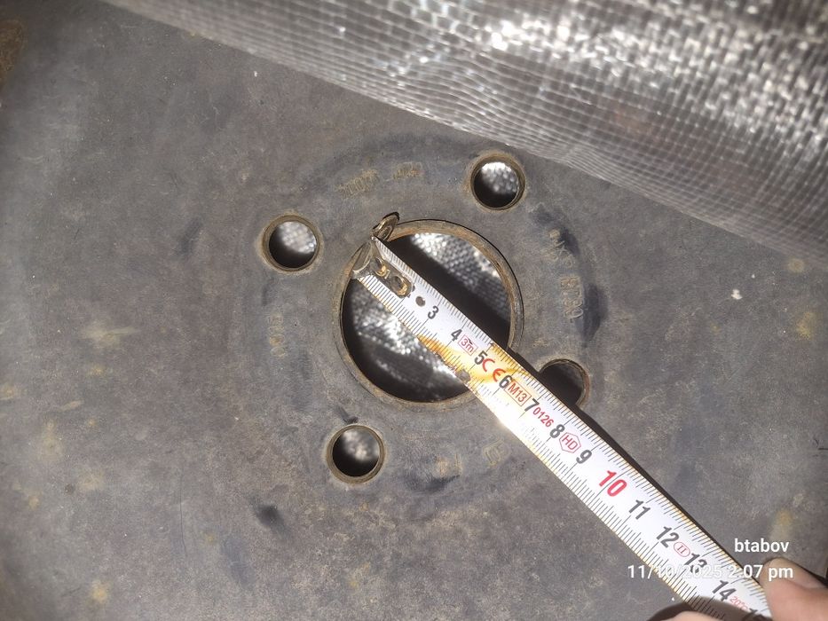 4 броя стари зимни гуми със стоманени джанти.
Размери 185/65 R15