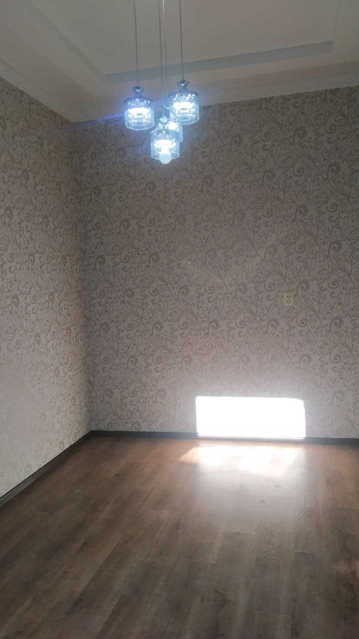 Chorsu 2sotixlik hovli kelishib sotiladi