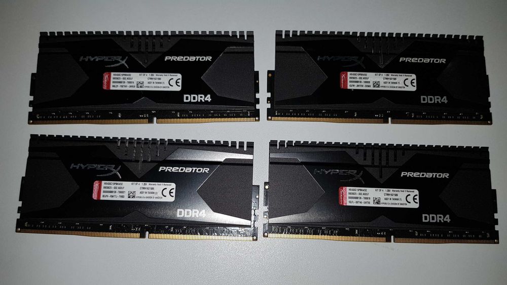 Memorie RAM HyperX Predator Black 32GB Kit 4x8GB DDR4 3000MHz CL15