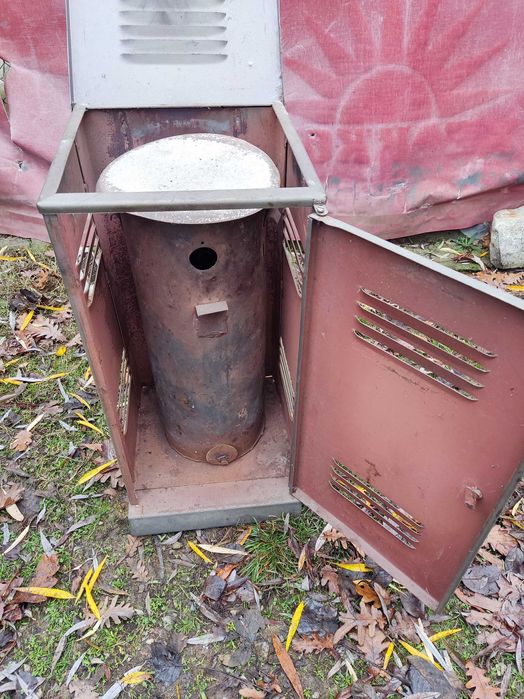 Печка на дърва в сив цвят