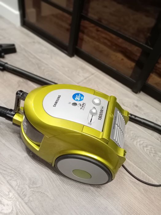 Пылесос Samsung 1800w