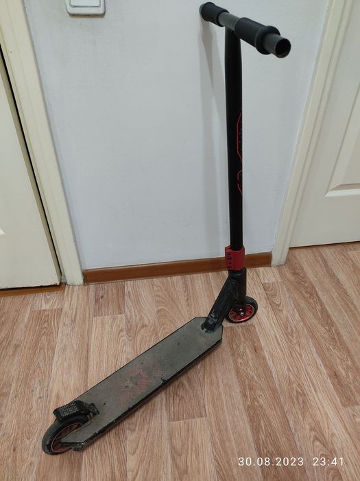 Продам трюковой самокат