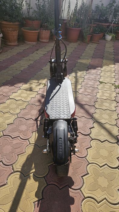 Vând sau schimb trotineta joyor y6-s este Black Friday!!!