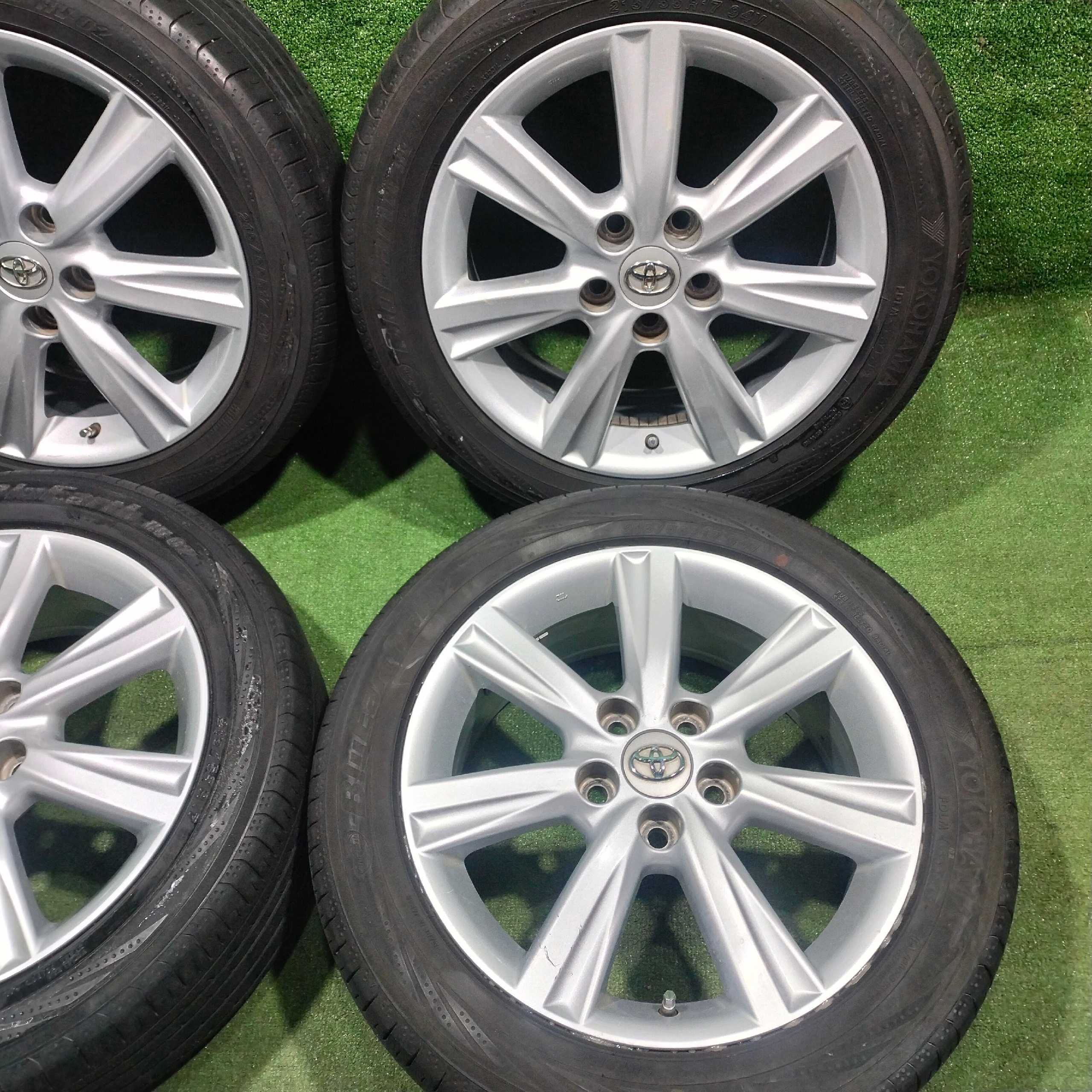 Продам Диск с шинами Yokohama 215/55R17 5/114,3 7J ЦО 60,1 летний