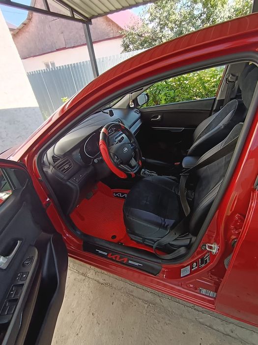 Продам машину Kia Rio
