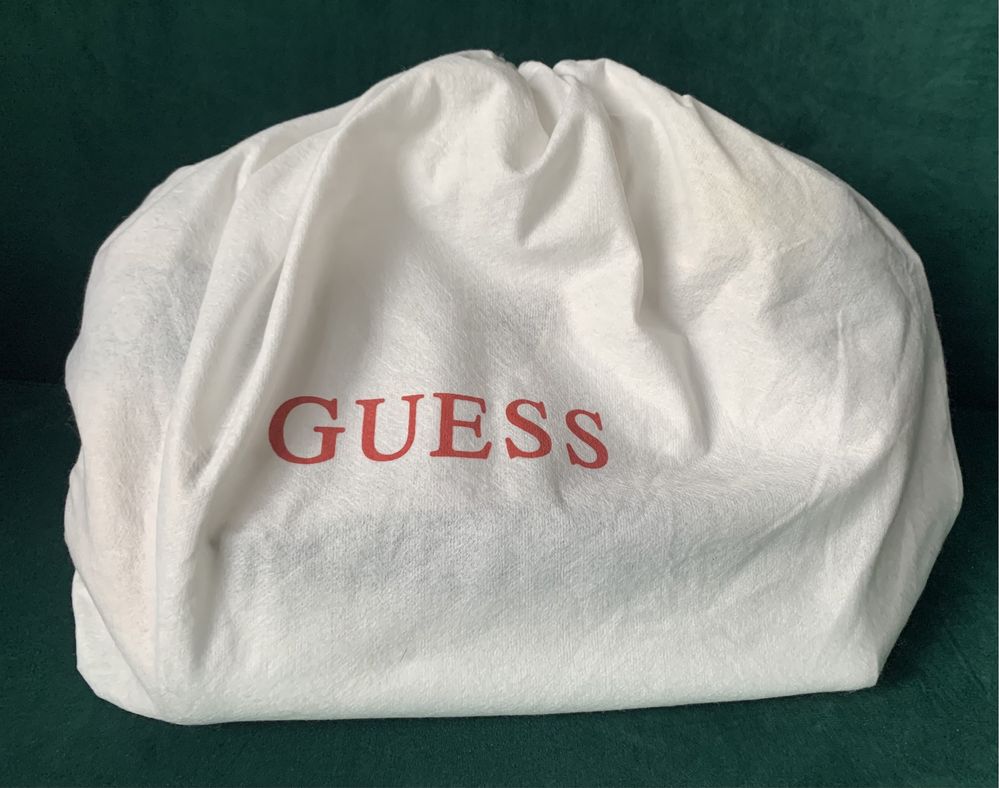 Оригинална чанта GUESS