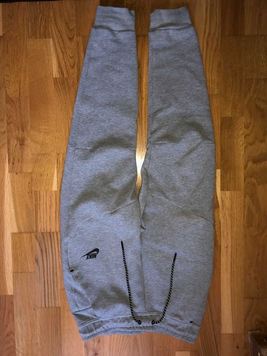 Nike Tech Fleece Gray