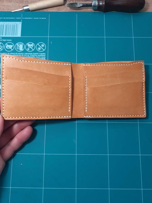 Портофейл.Италианска раститилна дъбена кожа.Седларски шев.