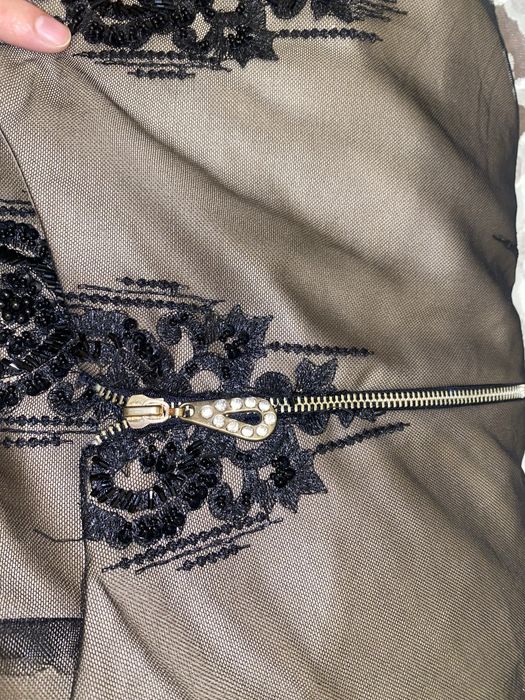 To’y marosimlar uchun ko’ylak L Xl razmerga to’g’ri keladi