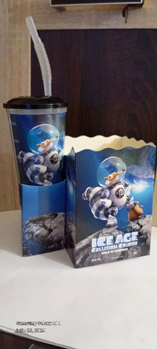 Pungi si Cutii de Pop-Corn  cu pahar  gradat de la 1.00 leu/buc.