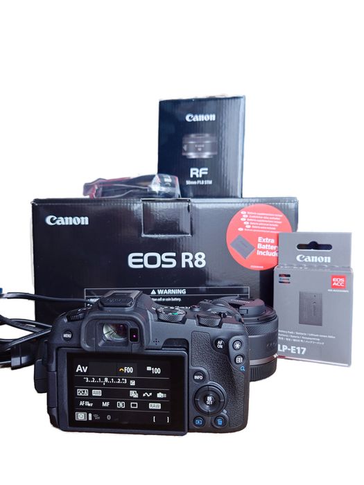 Canon R8, baterie extra noua, garantie 20 luni