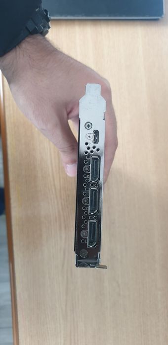 Nvidia Quadro RTX 4000