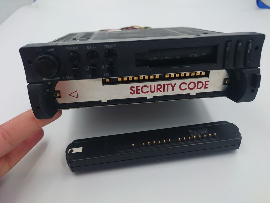 Grundig 5500 RDS , pentru PORSCHE din anii 90