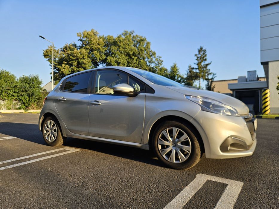 Peugeot 208 1.2 benzină 2017