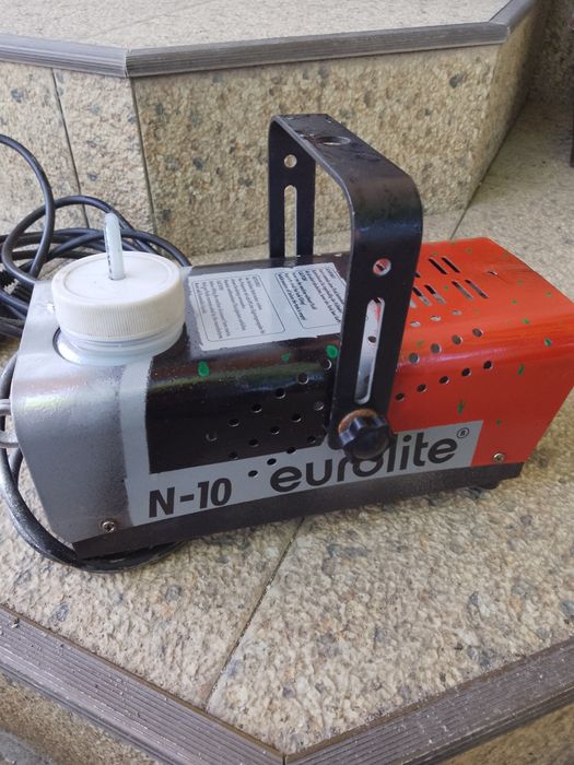Mașina de fum eurolite N-10
