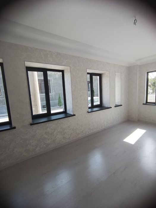 Xonobod 1 sotix 4 xona Tayyor remont Uglavoy joylashgan