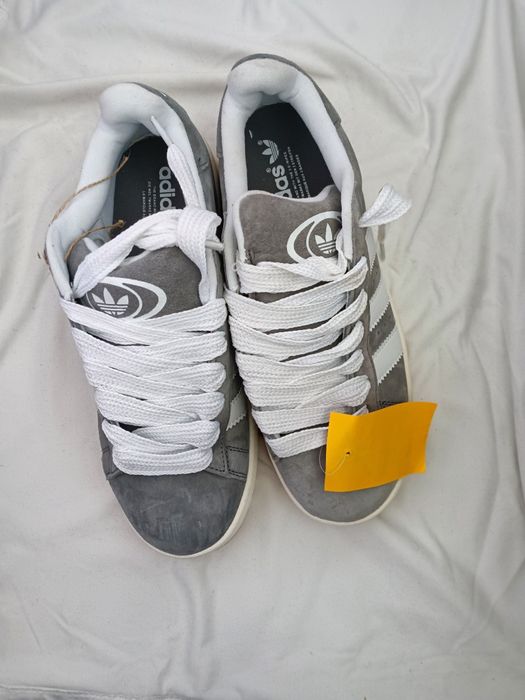 Нови спортни обувки