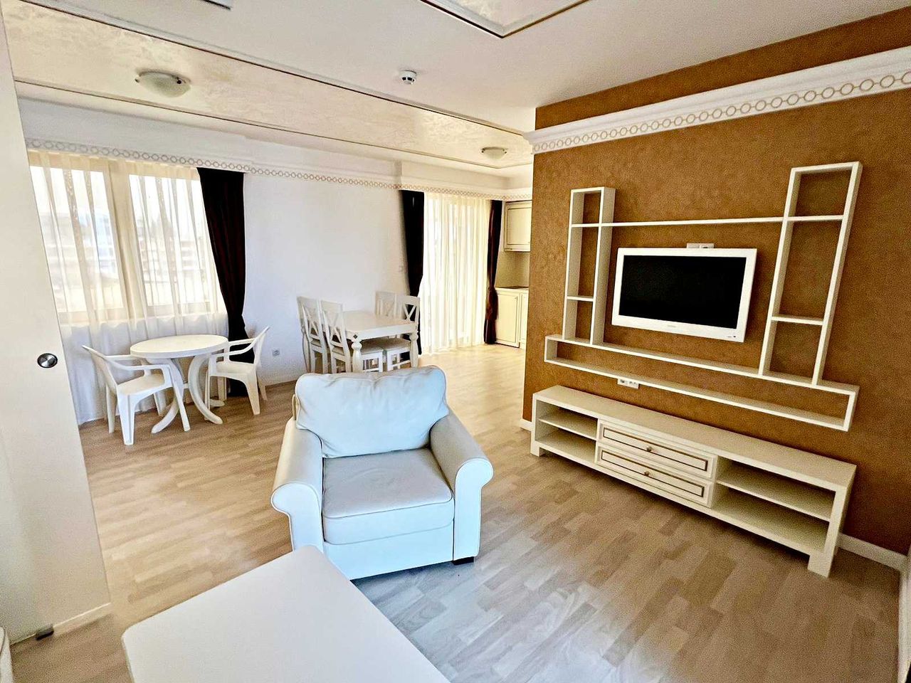 Продава се Двустаен апартамент в к.к. Слънчев бряг - 92 кв.м за 1794 €/кв.м - Снимка #4