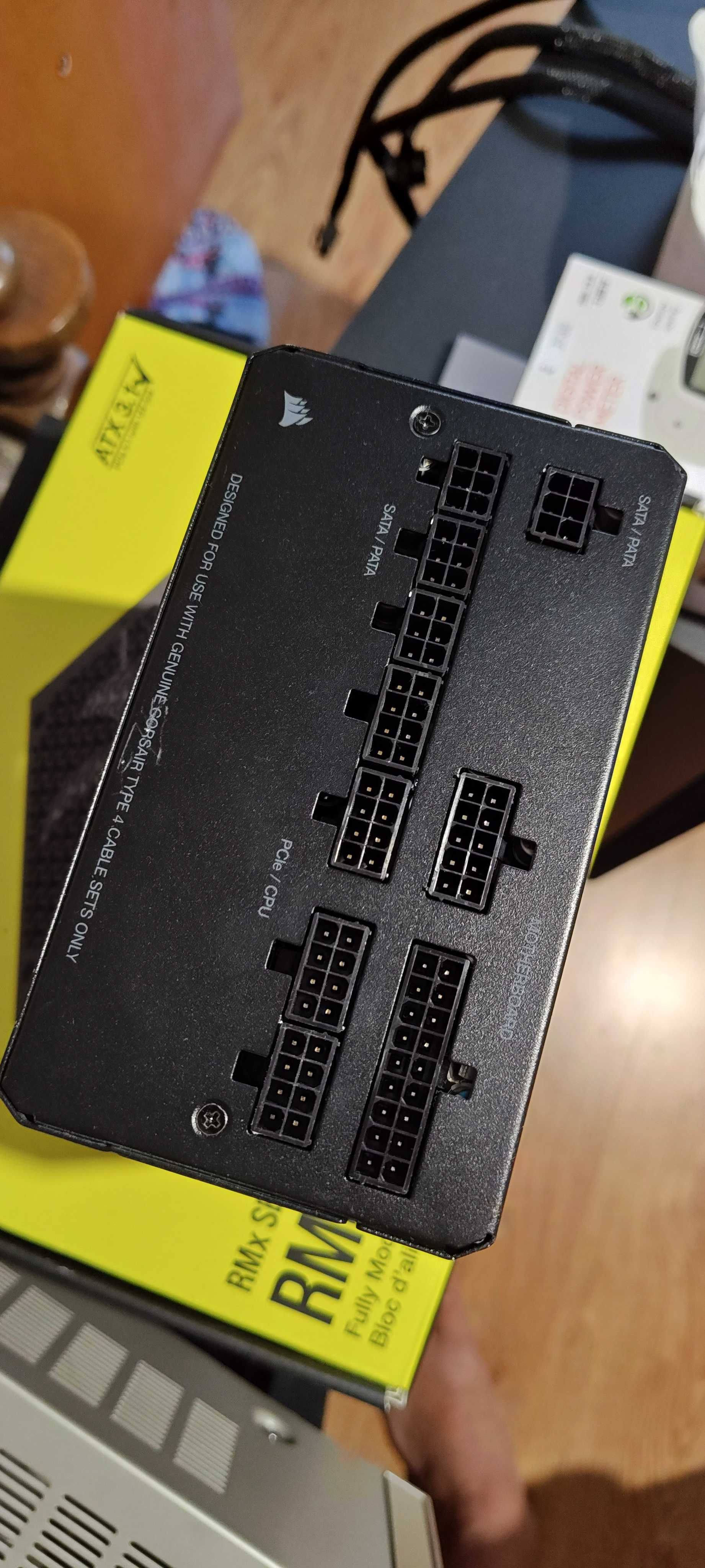 Corsair RM 750x в Безупречно състояние 100% модулно .