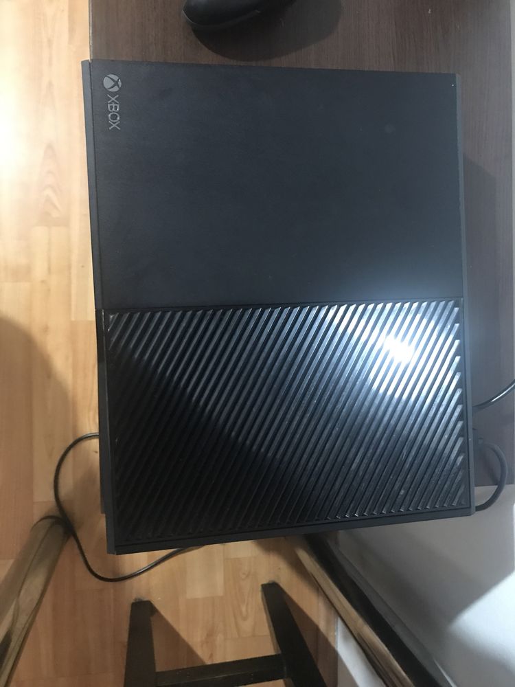 vand xbox one 500gb