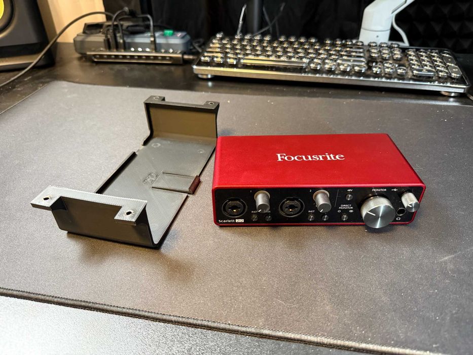 Focusrite Scarlett 2i2 (3rd Gen) Interfață audio USB + suport 3D CAD