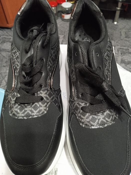 Дамски обувки маратонки