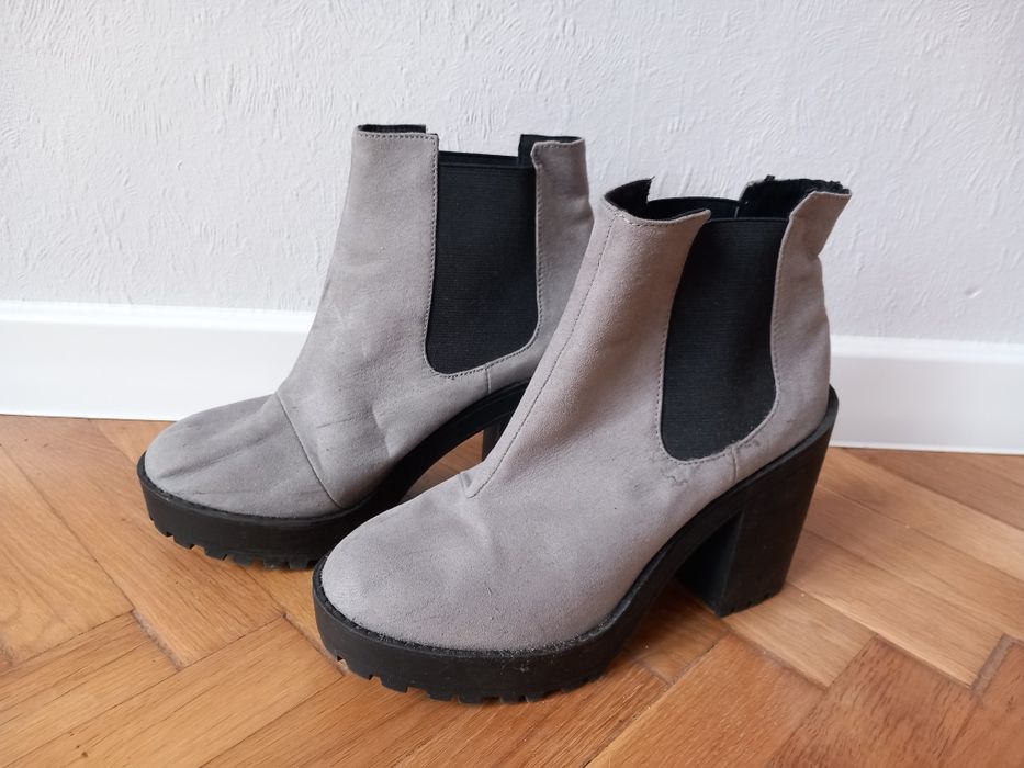 Сиви боти Divided на платформа и дебел ток