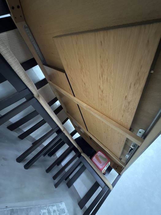 Стол со стульями