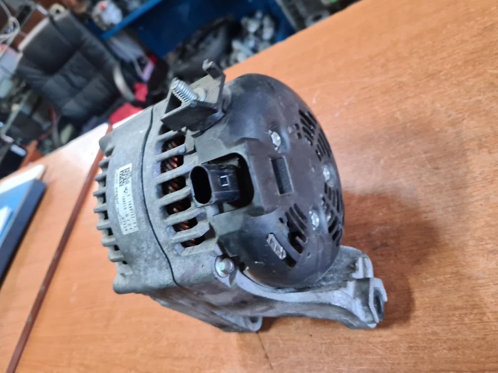 Alternator BMW 180A BMW 1 F20 F21 2.0D 7640132