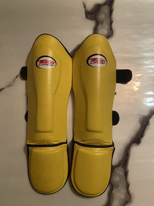 Продаю футы Twins Special новые защита голени стопы