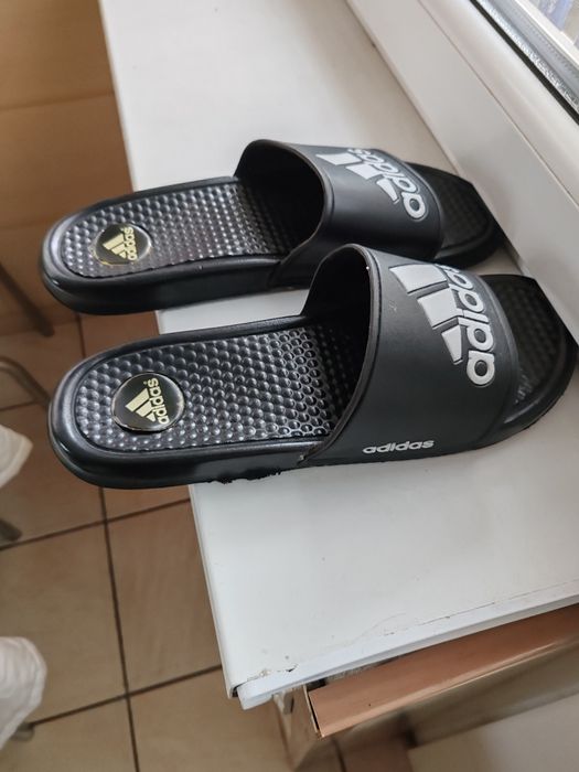 vand slapi adidas