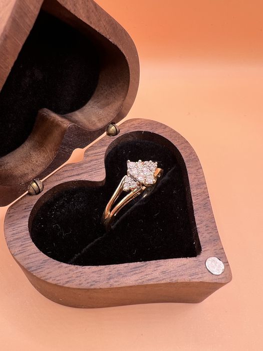 Продам золотое кольцо.