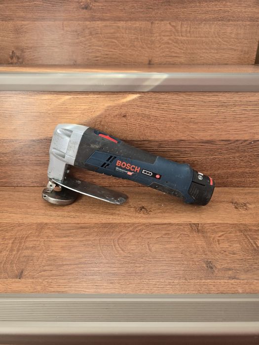 Mașina tăiat tabla Bosch GSC 12V