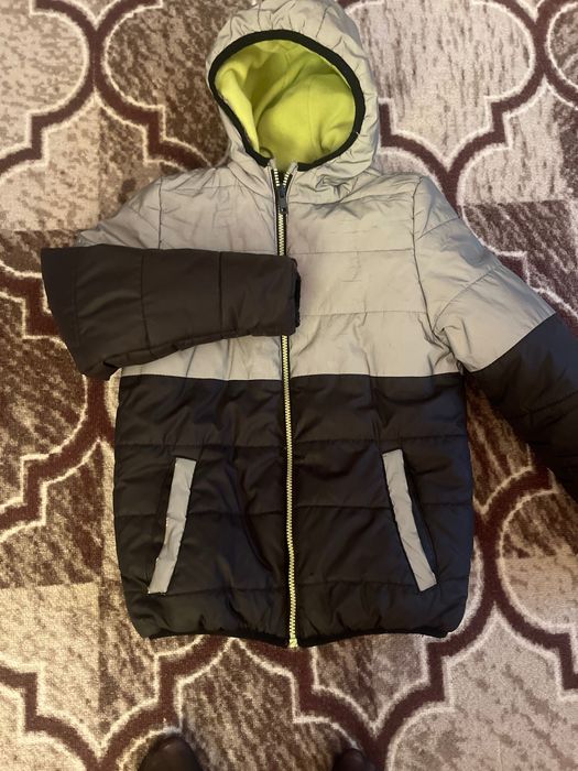 Зимно яке,свети в тъмното