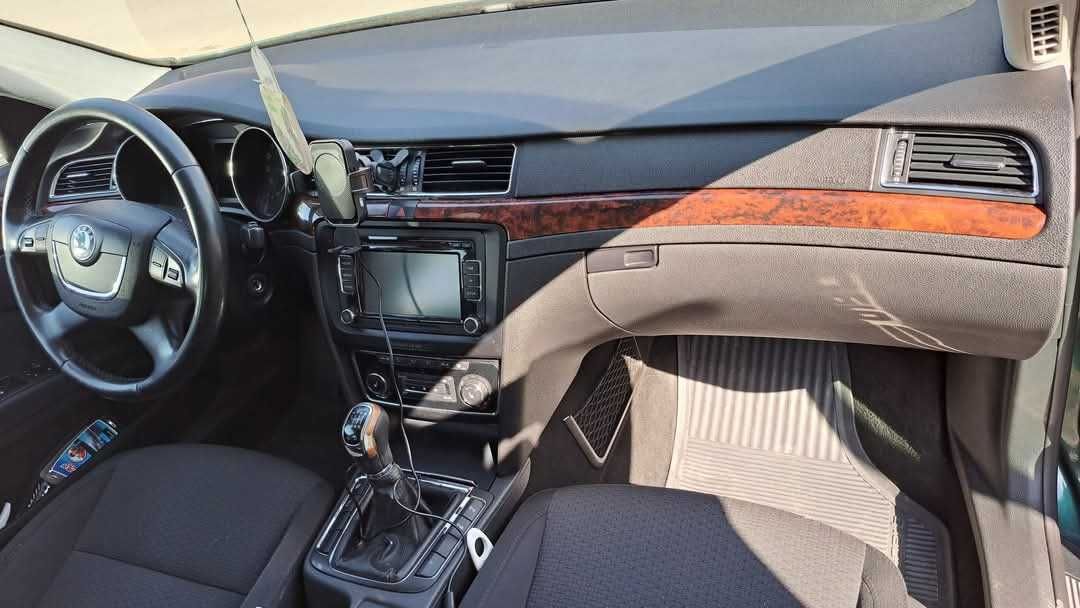 Vând Skoda Superb