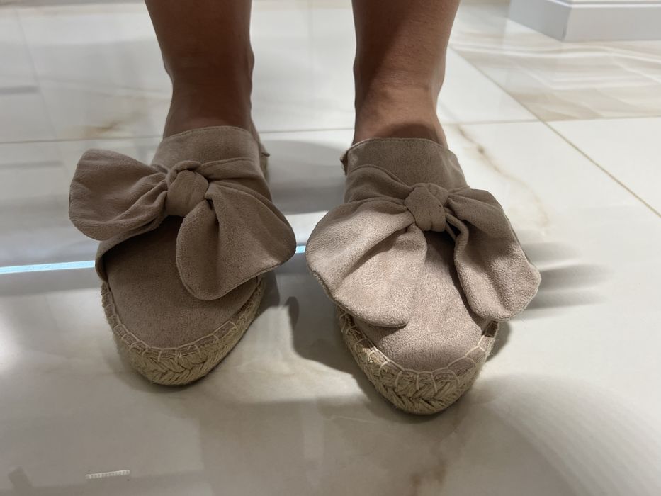 Еспадрили пепел от рози