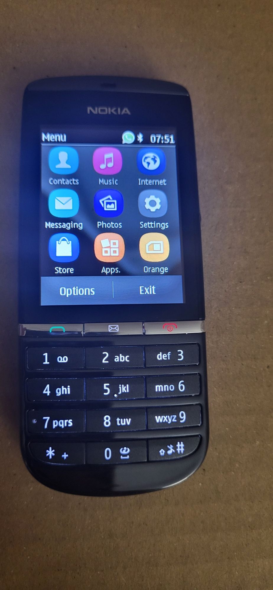 Telefon Nokia 300 cu butoane