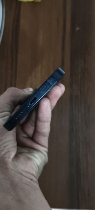 Продам iPhone 13