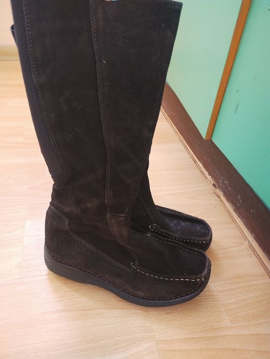 Подарявам дамски ботуши 40номер.