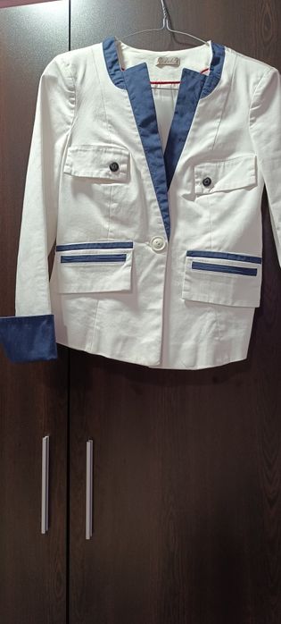 Продавам дамско сако