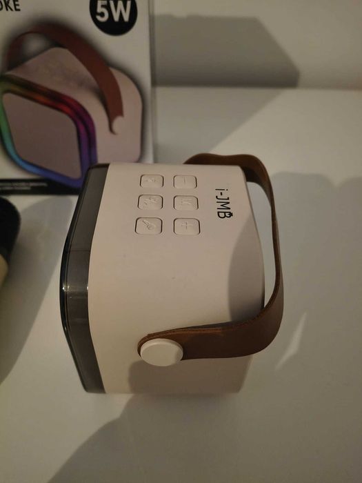 Set Boxa Karaoke  Lumina RGB, 2 microfoane fara Fir,USB,SD card,nou